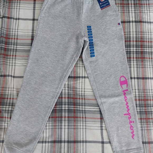 3/$30 Champion Girl's Soft Fleece Graphic Logo Jogger Gray - Picture 3 of 13